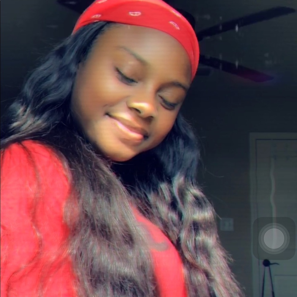 Meet your Posher, D’lorya